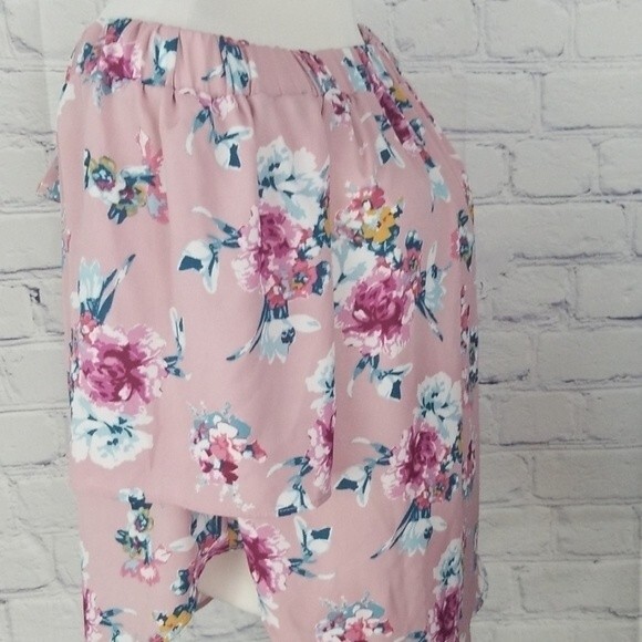 Pink Rose off the shoulder floral print top. Size XS - Picture 3 of 7